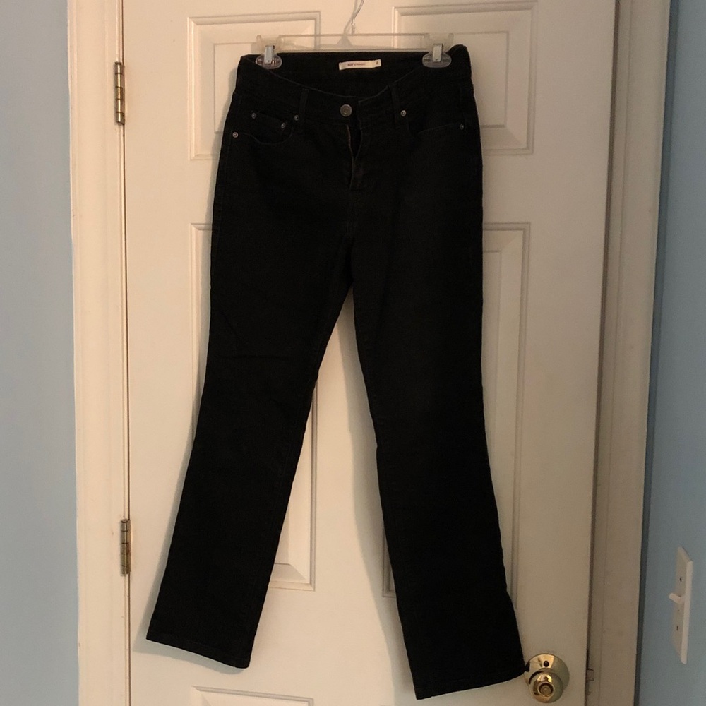 Levi's Women's Black straight Jeans